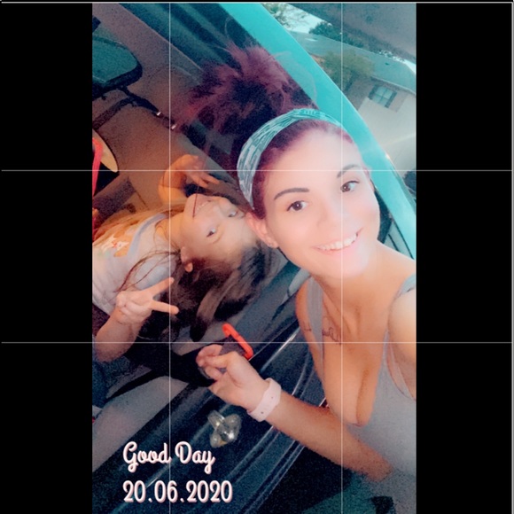 Meet your Posher, Shea Lauren AKA @mamamafia1420 - Picture 3 of 7